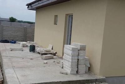 Casă cu 4 camere cu Teren 450 Mp în Malu Mare