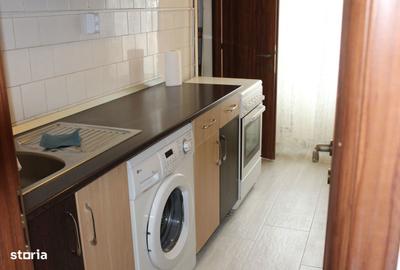 Apartament cu 3 camere decomandat în 9 Mai - 11
