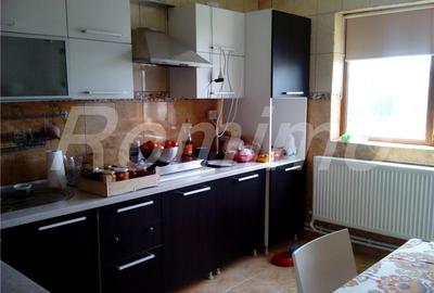 Casă cu 3 camere în Valu lui Traian - 9