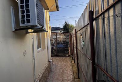 Casă cu 3 camere decomandat cu Teren 220 Mp în Central - 3