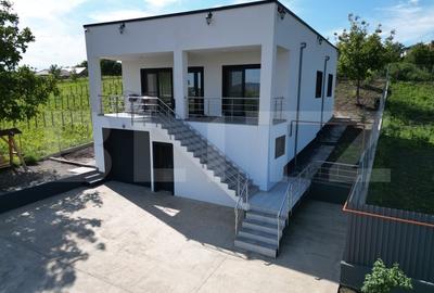 Casa 4 camere, 200 mp, 1050 mp teren, zona Ciurbesti