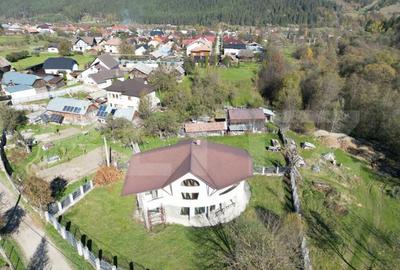 Casă cu 5 camere cu Teren 829 Mp în Central - 7