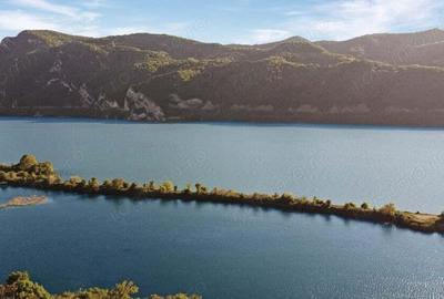 Teren intravilan pe malul Dunarii, in Cozla - 1