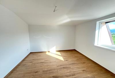 Apartament cu 2 camere decomandat în Sânpetru - 2