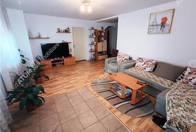 Casa spatioasa cu 5 camere 2 bai si pivnita in Sibiu zona Selimbar - 1