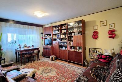 Casa de Cultura -  2 camere decomandate , etaj 1 - 12