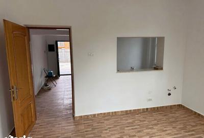 Casă cu 9 camere cu Canalizare în Drumul Taberei - 5