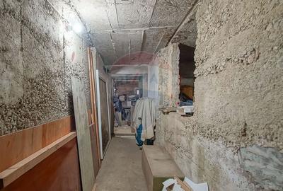 COMISION 0 Casa cu potential excelent, teren 446 mp, Strada Fanionului - 24