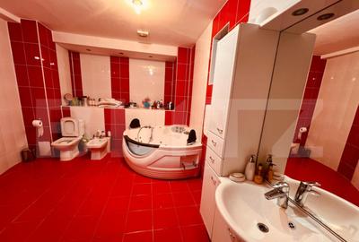Casă cu 8 camere cu Teren 200 Mp în Central - 3