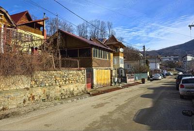 Casă cu 4 camere cu Canalizare în Central - 14