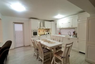 Casa de vanzare in Izvor - 2