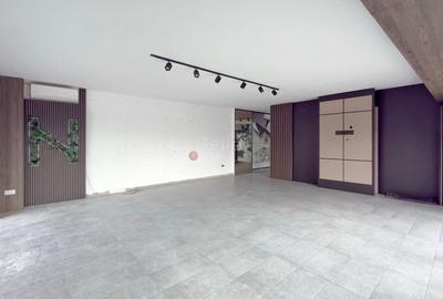 Spațiu comercial, de 76 mp, în Tractorul - 1