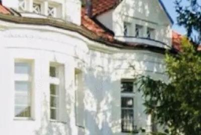 Casă cu 6 camere cu Teren 600 Mp în Primăverii - 1