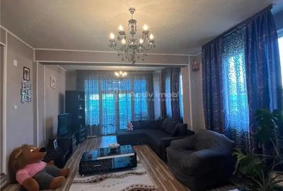 Casă cu Teren 2000 Mp în Central - 8