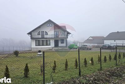 Casă cu 5 camere cu Teren 2500 Mp în Moara - 3