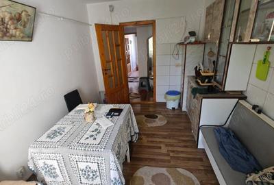 Apartament cu 3 camere confort 1 dec sporit etaj intermediar cu imbunatatiri COMISION 0 - 12