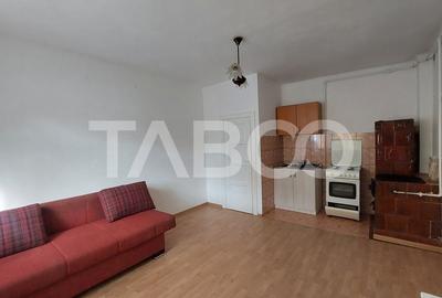 Doua case la pret de una teren 900 mp zona Turnisor - 7