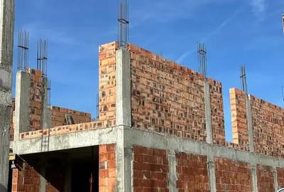 Casă cu 5 camere cu Canalizare în Sud-Est