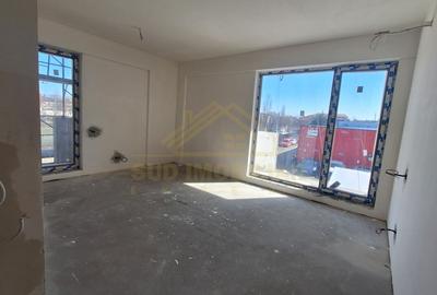 Apartament cu 2 camere decomandat în Central - 2
