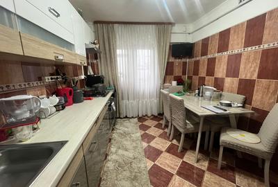 Apartament cu 3 camere decomandat, mobilat în Central - 1