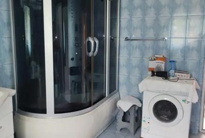 Casă cu 4 camere cu Teren 4800 Mp în Central - 2