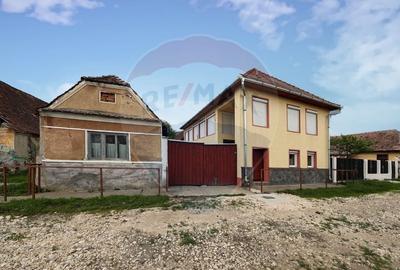 Casa spatioasa cu anexe si gradina in localitatea Ungra/Brasov - 3