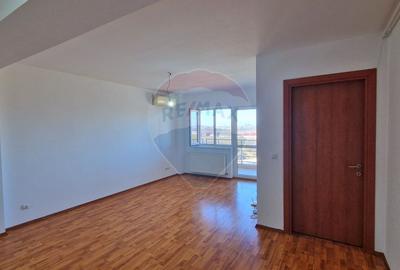 Apartament cu 3 camere semidecomandat în Sud - 1