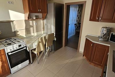 Apartament cu 3 camere semidecomandat în Central - 8