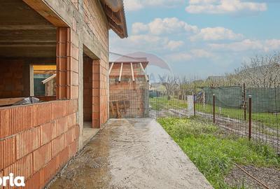 Casă cu 6 camere cu Teren 500 Mp în Feldioara - 4