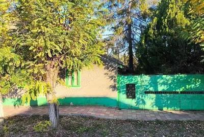 Casă cu 3 camere cu Teren 2870 Mp în Central - 1