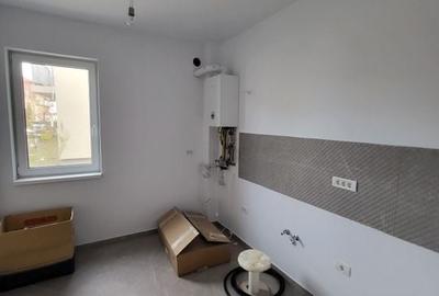 Bloc Nou-Braytim. Langa Hotel Arizona. Decomandat. Bucatarie inchisa - 4