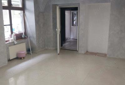 Spațiu comercial, de 45 mp, în Central - 4