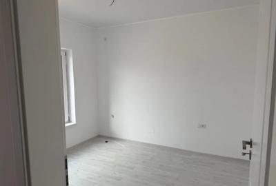 Casă cu 4 camere cu Teren 300 Mp în Malu Mare - 10