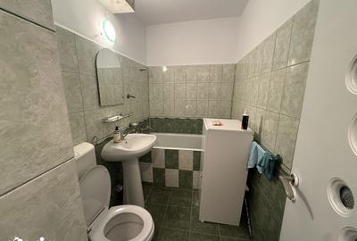 Apartament cu 2 camere semidecomandat în Calea București