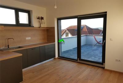Casă individuală cu 8 camere cu Teren 486 Mp în Șelimbăr - 2