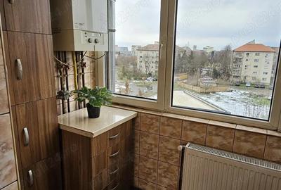 Apartament cu 3 camere decomandat în Lunei - 8