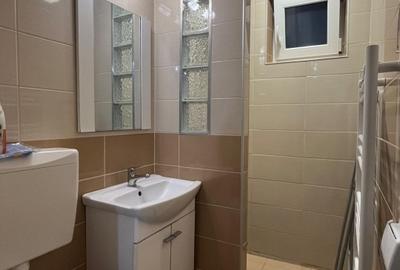 Apartament cu 2 camere semidecomandat în Tractorul