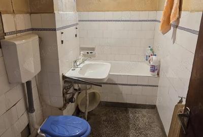 Apartament cu 3 camere decomandat în Central - 1