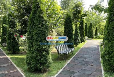 Apartament cu 5 camere decomandat în Barbu Văcărescu