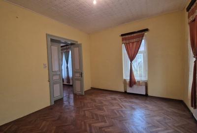 Casa 2 camere, 64mp, Centru, zona Facultatii de Medicina - 1