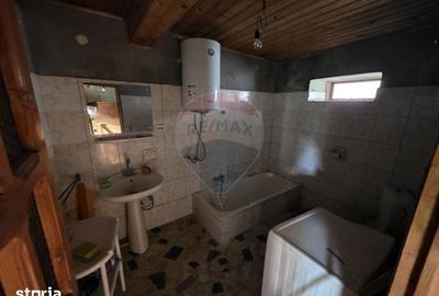 Casă cu 4 camere cu Teren 2880 Mp în Giulvăz - 11