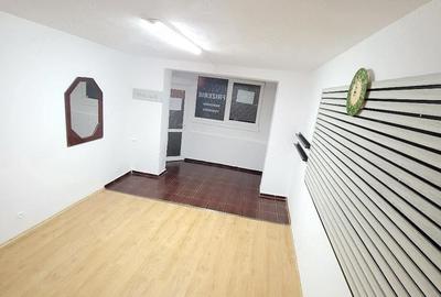 Spațiu comercial, de 25 mp, în Central - 3