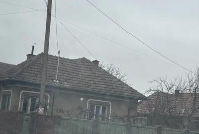 Casă cu Teren 1000 Mp în Răscruci - 1