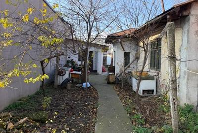 Casă cu 2 camere cu Teren 255 Mp în Central