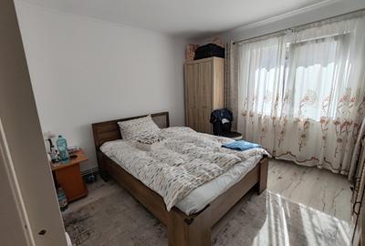 Apartament cu 2 camere decomandat, mobilat în Tractorul - 2