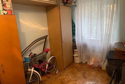 Apartament 3 camere de vanzare | Etaj 1 | Balcon | Geam la baie | Centrala | - 8