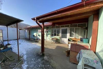 Casă cu 4 camere în Gârleni - 2