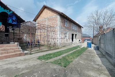 Casă individuală cu 4 camere cu Canalizare în Zăbrani - 1