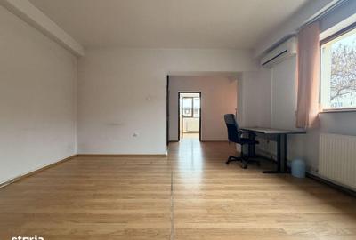 Spațiu comercial, de 200 mp, în Central