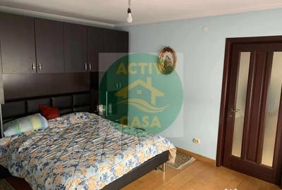 Casă cu 10 camere cu Teren 350 Mp în Est - 1